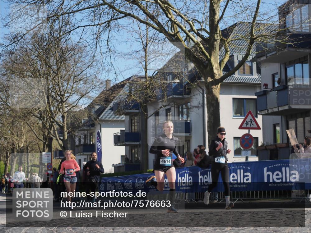 06.04.2025 - 44. Internationalen Wilhelmsburger Insellauf Luisa Fischer http://msf.ph/oto/7576663 06.04.2025 10:43:11 Ziel 37, 4614, 3717 meine-sportfotos.de