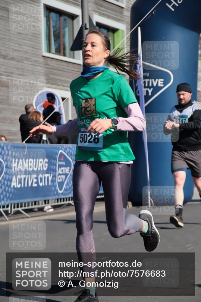 06.04.2025 - 44. Internationalen Wilhelmsburger Insellauf A. Gomolzig http://msf.ph/oto/7576683 06.04.2025 10:33:10 Ziel 3234, 3564, 3747, 4400, 5026 meine-sportfotos.de