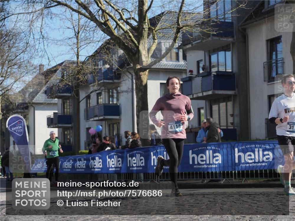 06.04.2025 - 44. Internationalen Wilhelmsburger Insellauf Luisa Fischer http://msf.ph/oto/7576686 06.04.2025 10:38:18 Ziel 3369, 4118, 312 meine-sportfotos.de