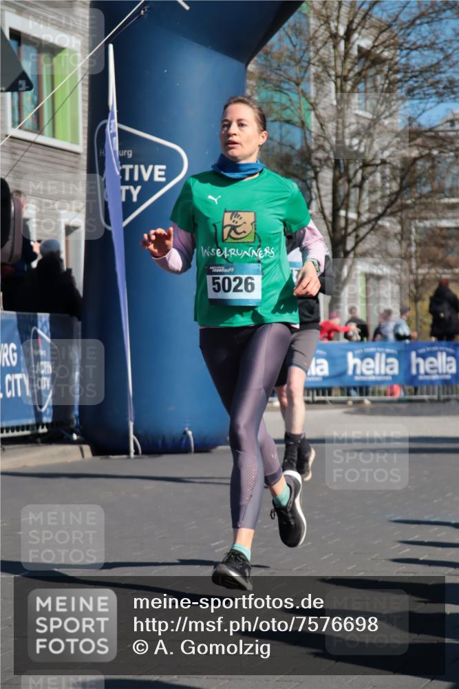 06.04.2025 - 44. Internationalen Wilhelmsburger Insellauf A. Gomolzig http://msf.ph/oto/7576698 06.04.2025 10:33:10 Ziel 3234, 3564, 3747, 4400, 5026 meine-sportfotos.de