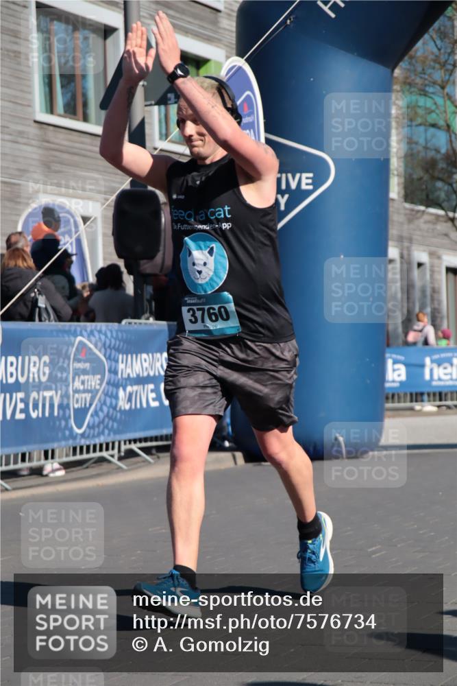 06.04.2025 - 44. Internationalen Wilhelmsburger Insellauf A. Gomolzig http://msf.ph/oto/7576734 06.04.2025 10:32:59 Ziel 3760 meine-sportfotos.de