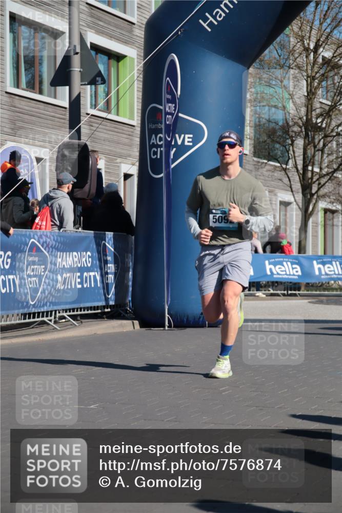 06.04.2025 - 44. Internationalen Wilhelmsburger Insellauf A. Gomolzig http://msf.ph/oto/7576874 06.04.2025 10:32:18 Ziel 3359, 4242, 4556, 5092 meine-sportfotos.de