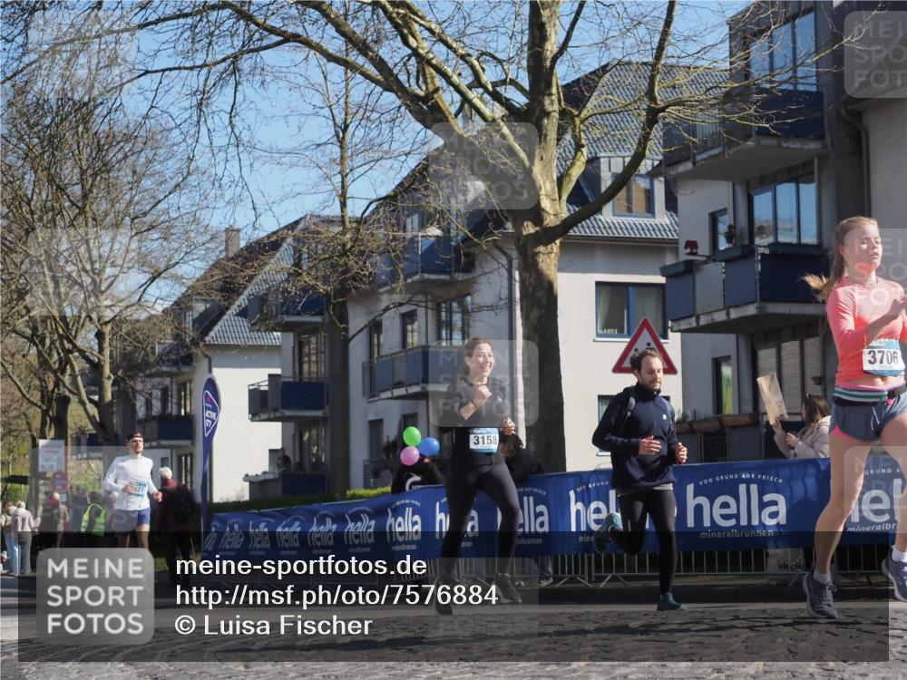 06.04.2025 - 44. Internationalen Wilhelmsburger Insellauf Luisa Fischer http://msf.ph/oto/7576884 06.04.2025 10:43:14 Ziel 3158, 827, 3706 meine-sportfotos.de