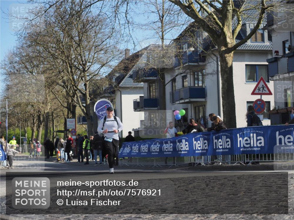 06.04.2025 - 44. Internationalen Wilhelmsburger Insellauf Luisa Fischer http://msf.ph/oto/7576921 06.04.2025 10:38:25 Ziel 3898 meine-sportfotos.de