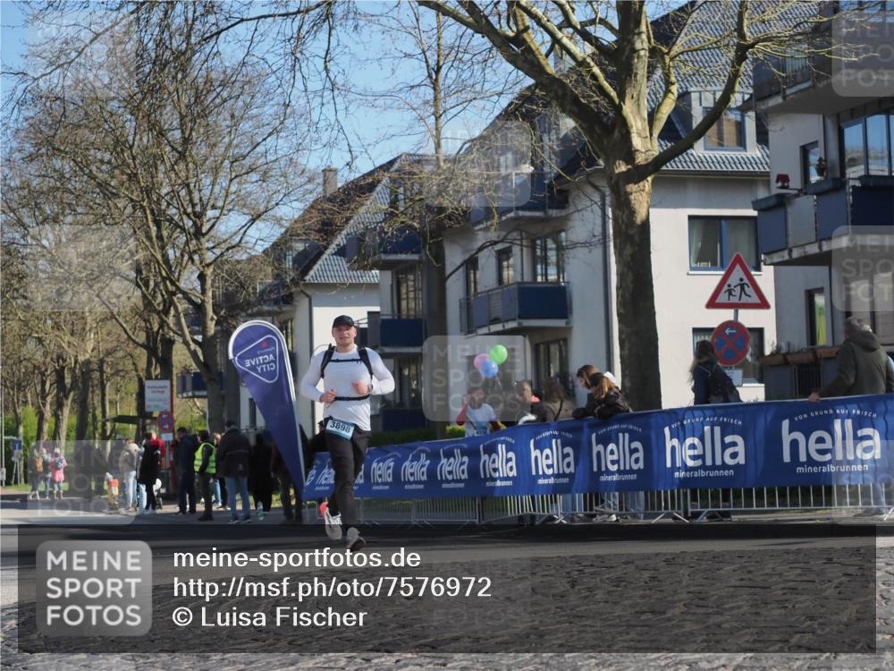 06.04.2025 - 44. Internationalen Wilhelmsburger Insellauf Luisa Fischer http://msf.ph/oto/7576972 06.04.2025 10:38:26 Ziel 3898 meine-sportfotos.de