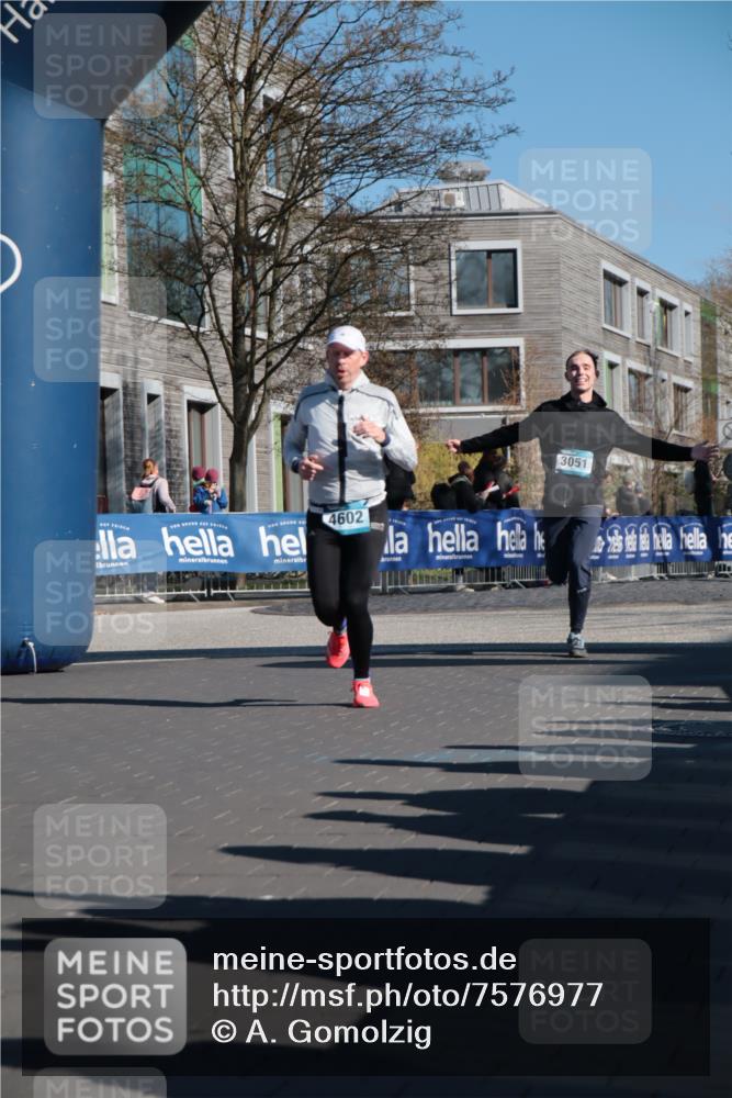 06.04.2025 - 44. Internationalen Wilhelmsburger Insellauf A. Gomolzig http://msf.ph/oto/7576977 06.04.2025 10:31:59 Ziel 3051, 3545, 4057, 4484, 4602 meine-sportfotos.de