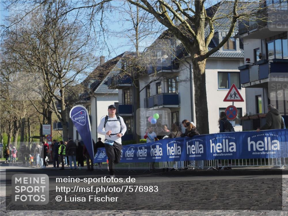 06.04.2025 - 44. Internationalen Wilhelmsburger Insellauf Luisa Fischer http://msf.ph/oto/7576983 06.04.2025 10:38:26 Ziel 3898 meine-sportfotos.de
