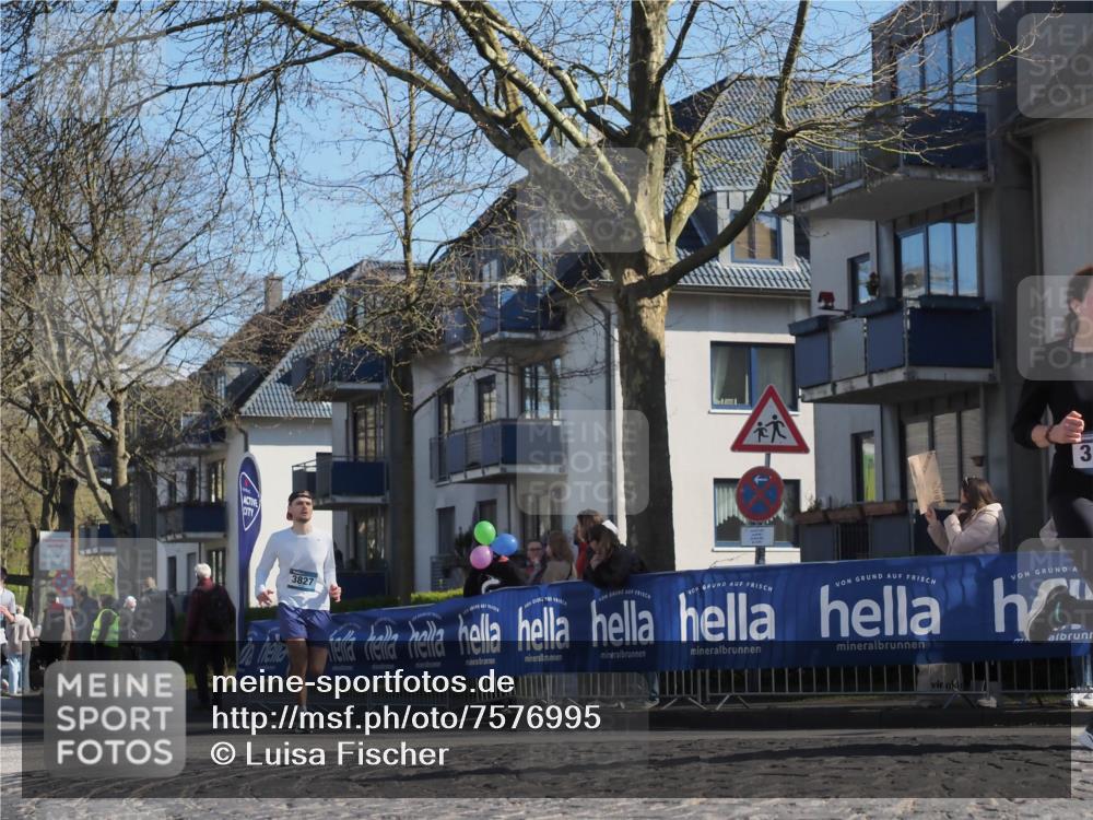 06.04.2025 - 44. Internationalen Wilhelmsburger Insellauf Luisa Fischer http://msf.ph/oto/7576995 06.04.2025 10:43:15 Ziel 3, 3827 meine-sportfotos.de