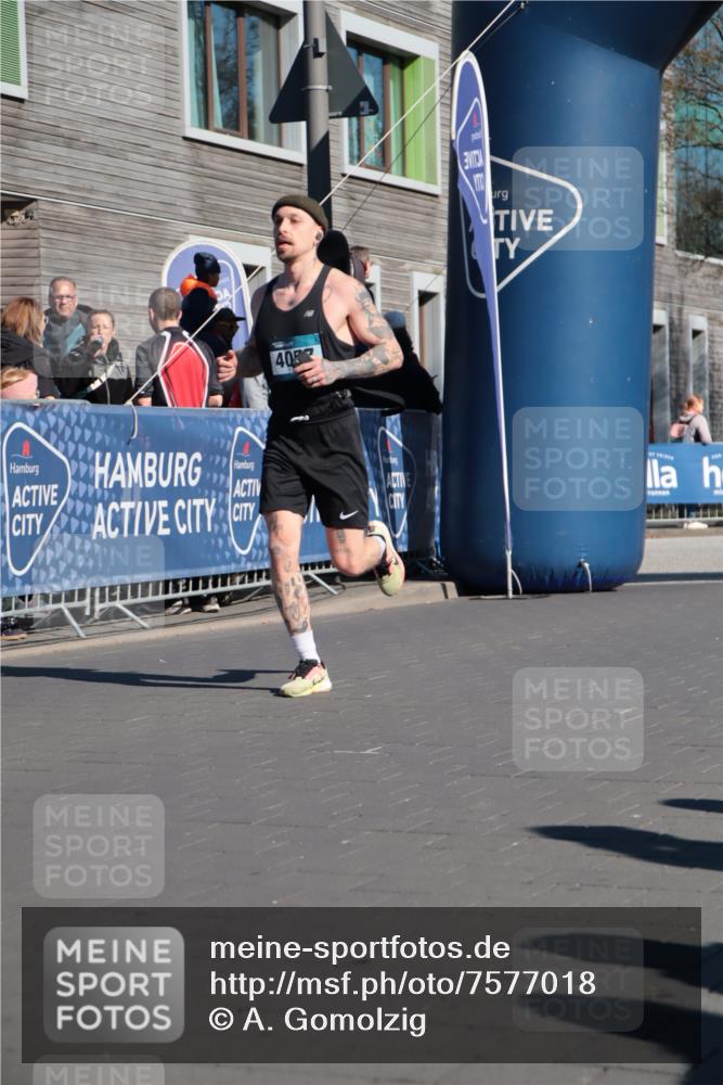 06.04.2025 - 44. Internationalen Wilhelmsburger Insellauf A. Gomolzig http://msf.ph/oto/7577018 06.04.2025 10:31:54 Ziel 3051, 3962, 4057, 4223, 4271, 4484, 4602 meine-sportfotos.de