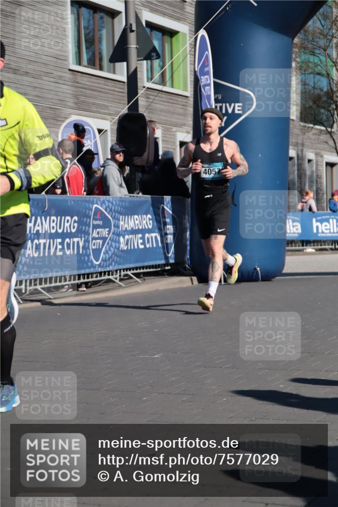 06.04.2025 - 44. Internationalen Wilhelmsburger Insellauf A. Gomolzig http://msf.ph/oto/7577029 06.04.2025 10:31:53 Ziel 3413, 3962, 4057, 4223, 4271, 4484, 4497 meine-sportfotos.de