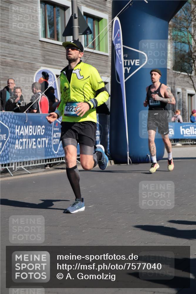 06.04.2025 - 44. Internationalen Wilhelmsburger Insellauf A. Gomolzig http://msf.ph/oto/7577040 06.04.2025 10:31:53 Ziel 3413, 3962, 4057, 4223, 4271, 4484, 4497 meine-sportfotos.de