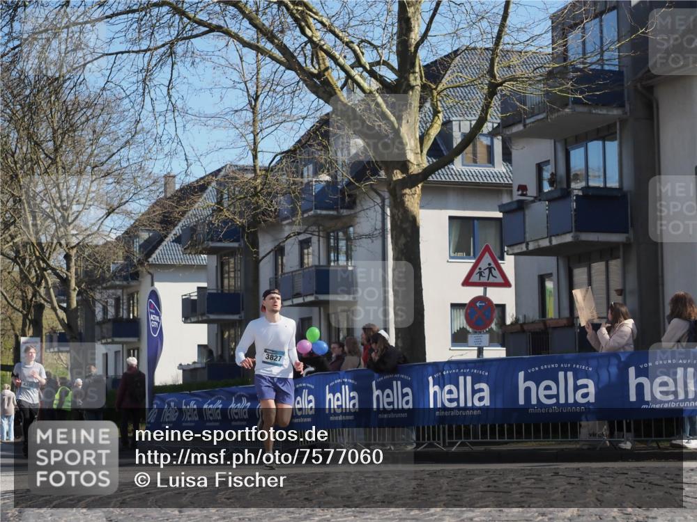 06.04.2025 - 44. Internationalen Wilhelmsburger Insellauf Luisa Fischer http://msf.ph/oto/7577060 06.04.2025 10:43:16 Ziel 3827 meine-sportfotos.de