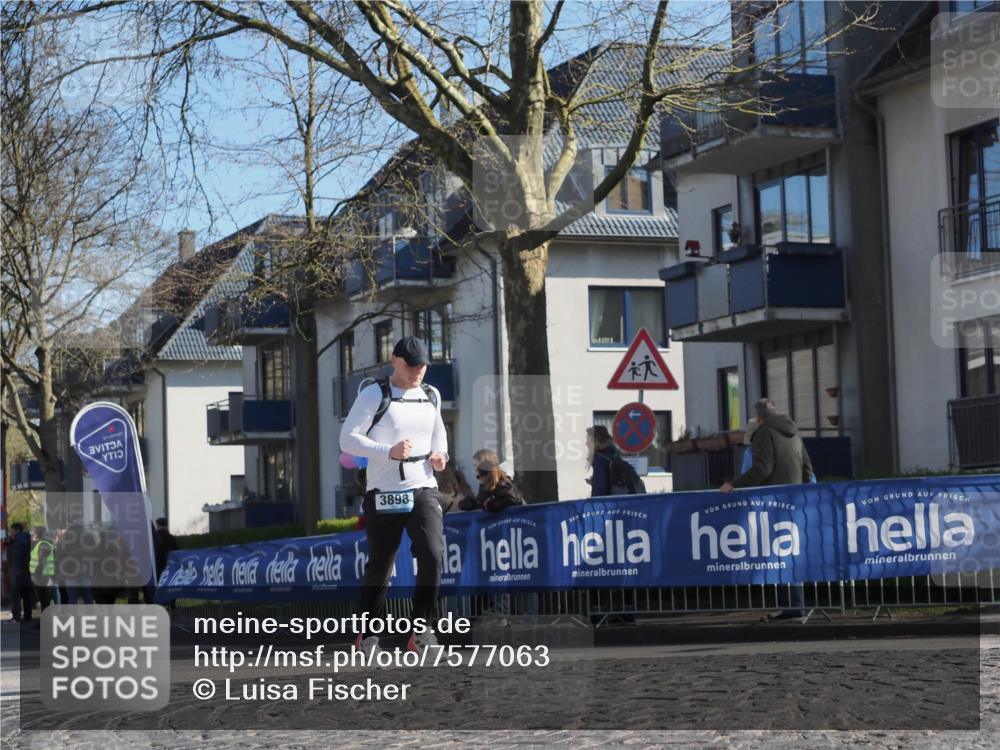 06.04.2025 - 44. Internationalen Wilhelmsburger Insellauf Luisa Fischer http://msf.ph/oto/7577063 06.04.2025 10:38:27 Ziel 3898 meine-sportfotos.de