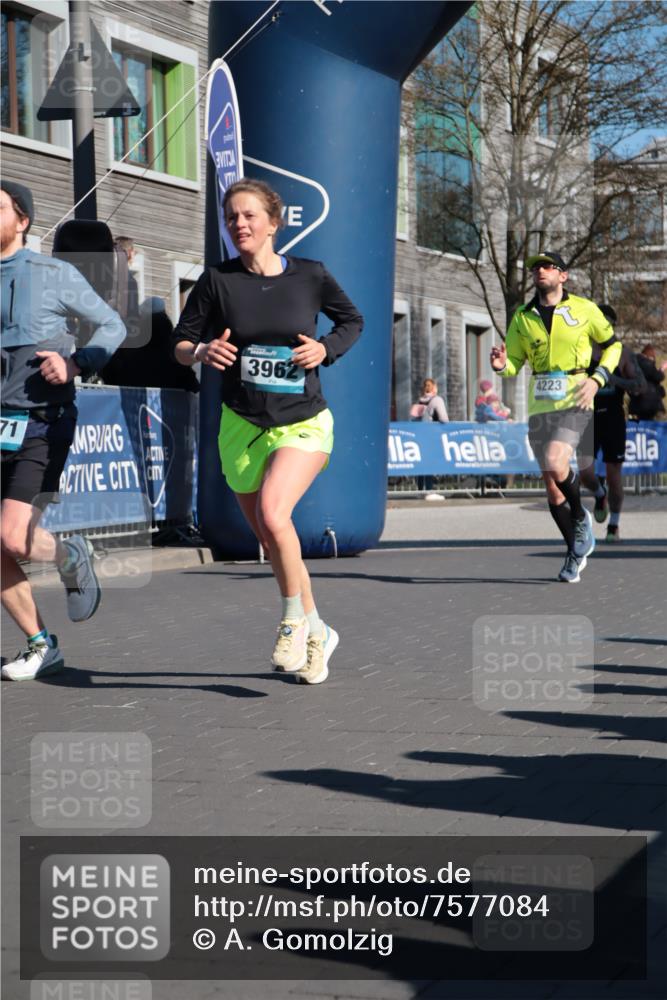 06.04.2025 - 44. Internationalen Wilhelmsburger Insellauf A. Gomolzig http://msf.ph/oto/7577084 06.04.2025 10:31:51 Ziel 3413, 3962, 4057, 4223, 4271, 4484, 4497 meine-sportfotos.de