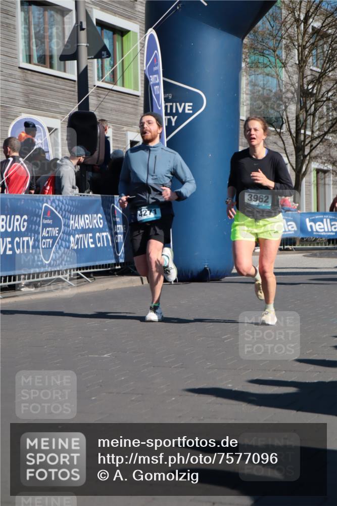 06.04.2025 - 44. Internationalen Wilhelmsburger Insellauf A. Gomolzig http://msf.ph/oto/7577096 06.04.2025 10:31:51 Ziel 3413, 3962, 4057, 4223, 4271, 4484, 4497 meine-sportfotos.de