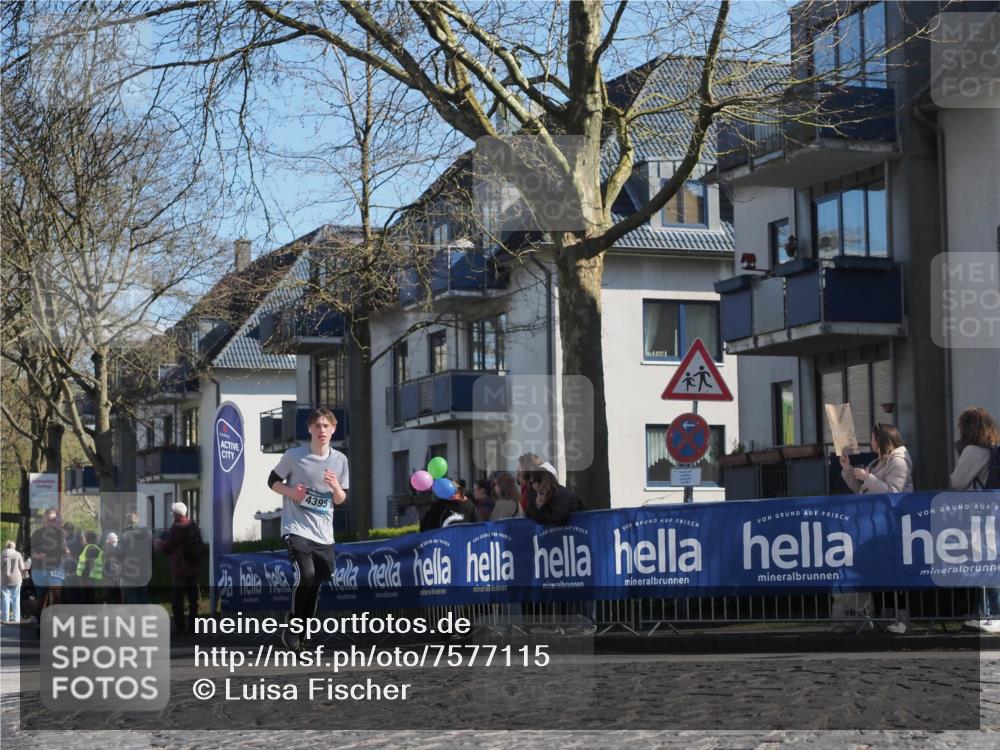 06.04.2025 - 44. Internationalen Wilhelmsburger Insellauf Luisa Fischer http://msf.ph/oto/7577115 06.04.2025 10:43:18 Ziel 4395 meine-sportfotos.de