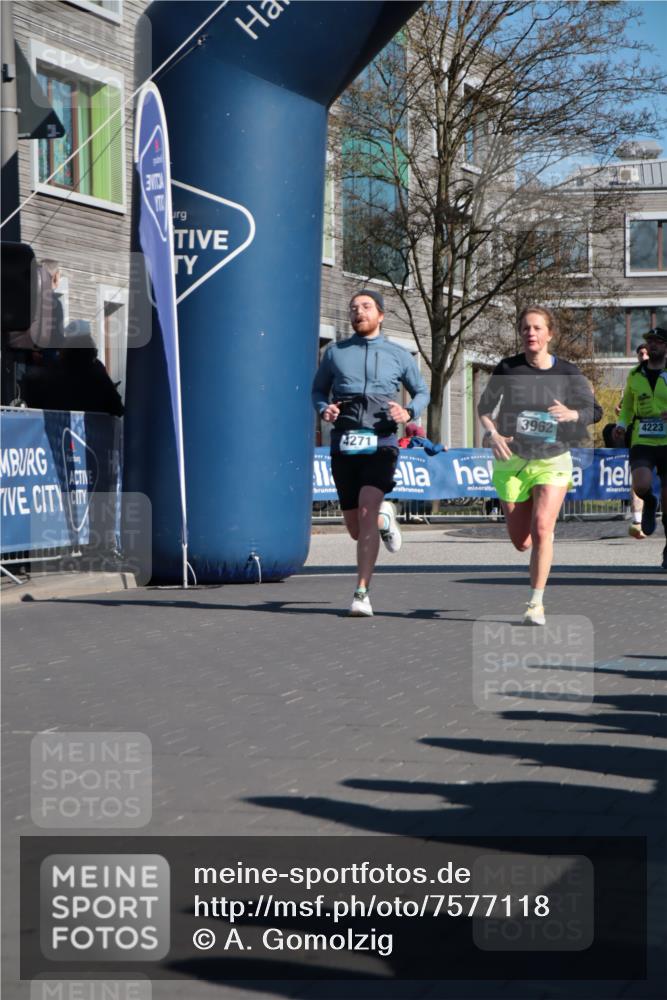 06.04.2025 - 44. Internationalen Wilhelmsburger Insellauf A. Gomolzig http://msf.ph/oto/7577118 06.04.2025 10:31:50 Ziel 3413, 3962, 4057, 4223, 4271, 4497 meine-sportfotos.de