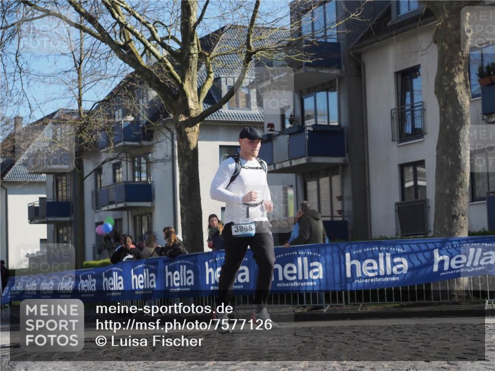 06.04.2025 - 44. Internationalen Wilhelmsburger Insellauf Luisa Fischer http://msf.ph/oto/7577126 06.04.2025 10:38:28 Ziel 3898 meine-sportfotos.de