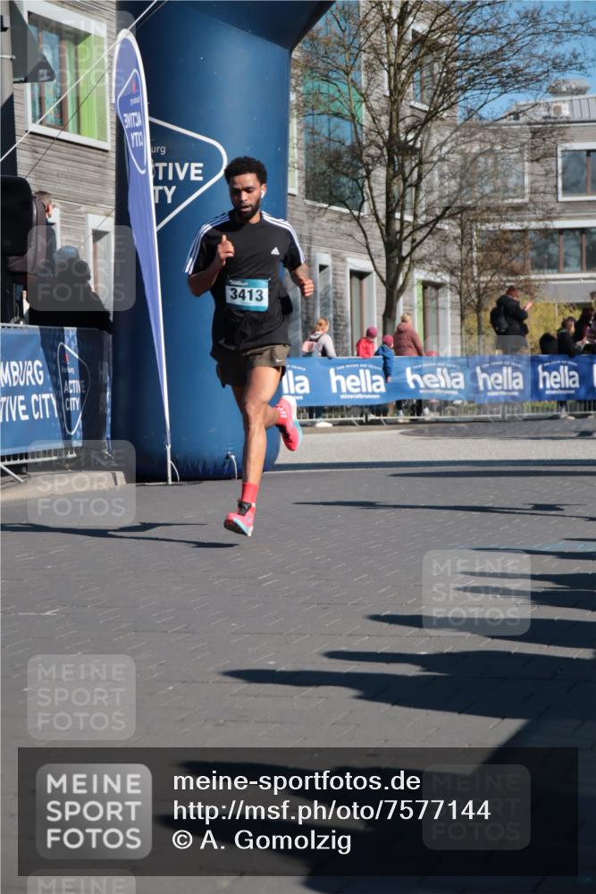 06.04.2025 - 44. Internationalen Wilhelmsburger Insellauf A. Gomolzig http://msf.ph/oto/7577144 06.04.2025 10:31:48 Ziel 3413, 3962, 4057, 4223, 4271, 4497 meine-sportfotos.de