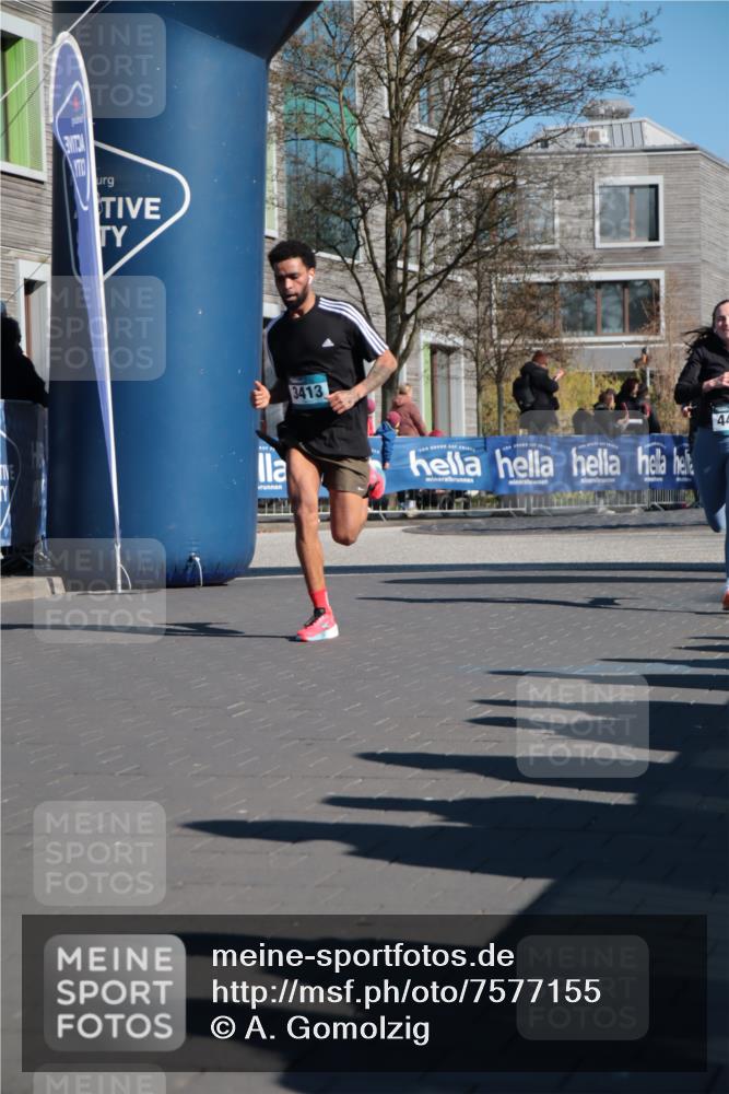 06.04.2025 - 44. Internationalen Wilhelmsburger Insellauf A. Gomolzig http://msf.ph/oto/7577155 06.04.2025 10:31:48 Ziel 3413, 3962, 4057, 4223, 4271, 4497 meine-sportfotos.de