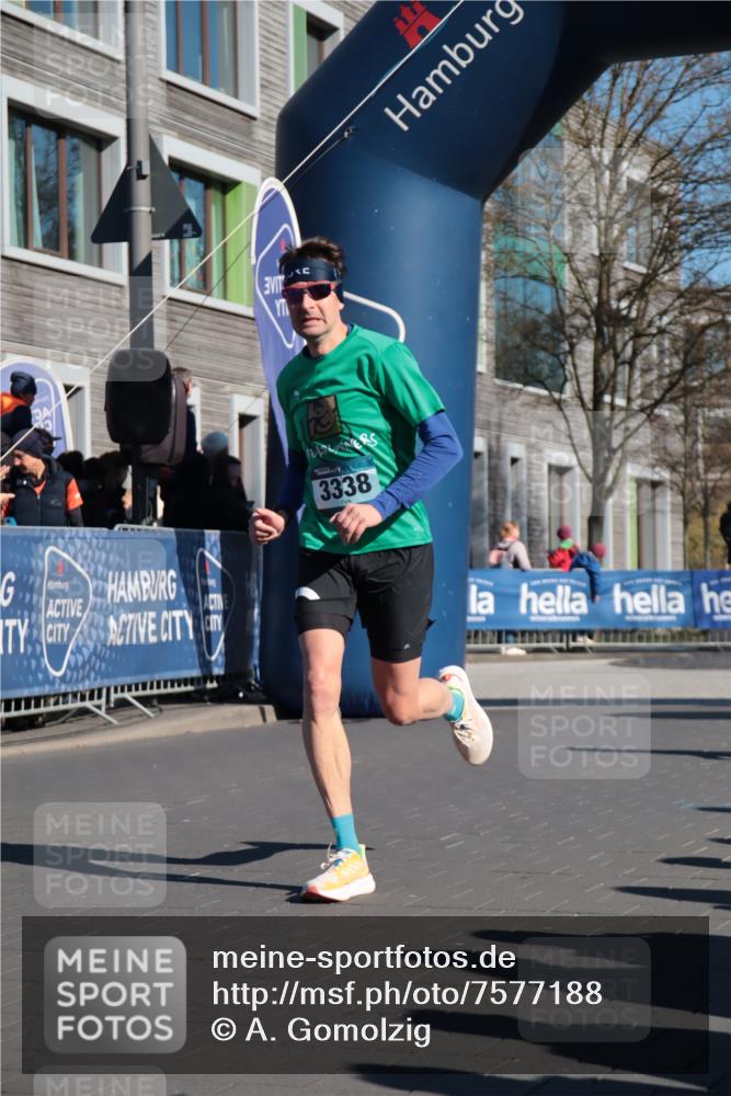 06.04.2025 - 44. Internationalen Wilhelmsburger Insellauf A. Gomolzig http://msf.ph/oto/7577188 06.04.2025 10:31:38 Ziel 3019, 3338 meine-sportfotos.de