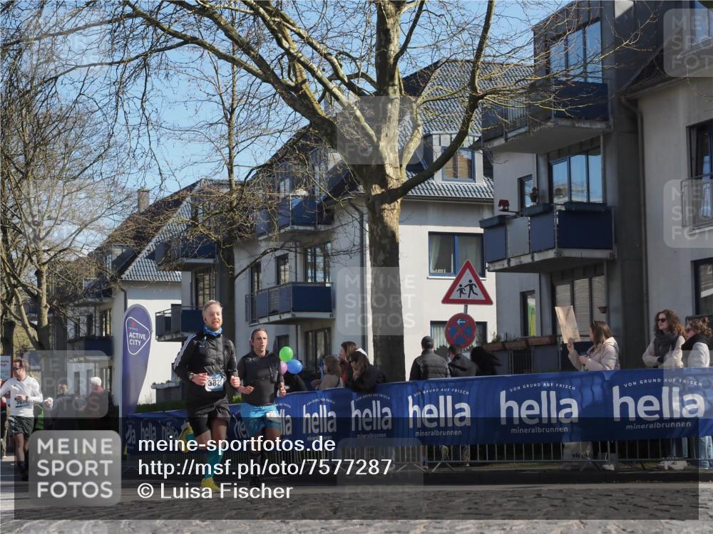 06.04.2025 - 44. Internationalen Wilhelmsburger Insellauf Luisa Fischer http://msf.ph/oto/7577287 06.04.2025 10:43:22 Ziel 3924, 3821, 444 meine-sportfotos.de
