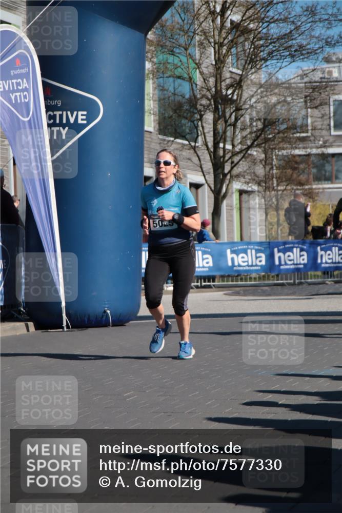 06.04.2025 - 44. Internationalen Wilhelmsburger Insellauf A. Gomolzig http://msf.ph/oto/7577330 06.04.2025 10:31:23 Ziel 3445, 3542, 3976, 4584, 5025 meine-sportfotos.de