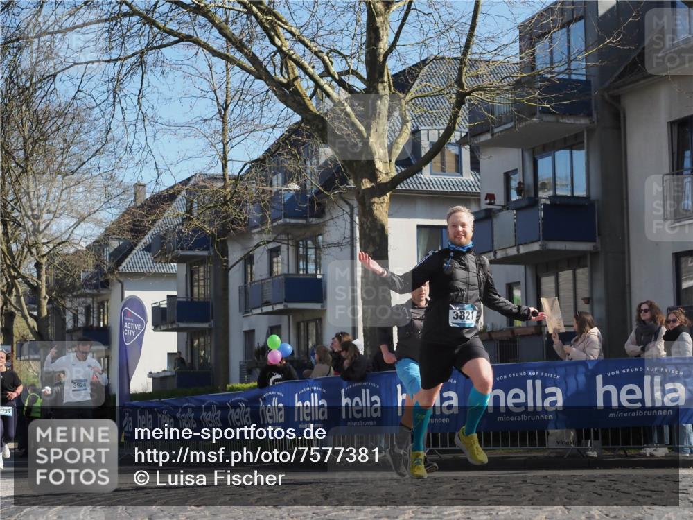 06.04.2025 - 44. Internationalen Wilhelmsburger Insellauf Luisa Fischer http://msf.ph/oto/7577381 06.04.2025 10:43:24 Ziel 735, 3924, 3821 meine-sportfotos.de