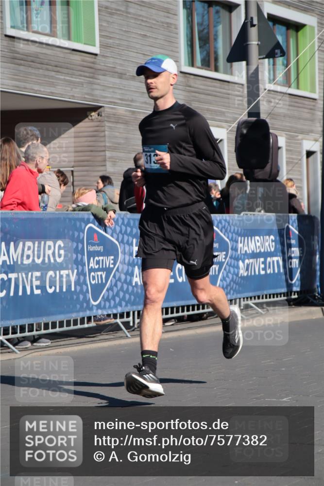 06.04.2025 - 44. Internationalen Wilhelmsburger Insellauf A. Gomolzig http://msf.ph/oto/7577382 06.04.2025 10:31:13 Ziel 3132, 3623, 4584, 5052 meine-sportfotos.de