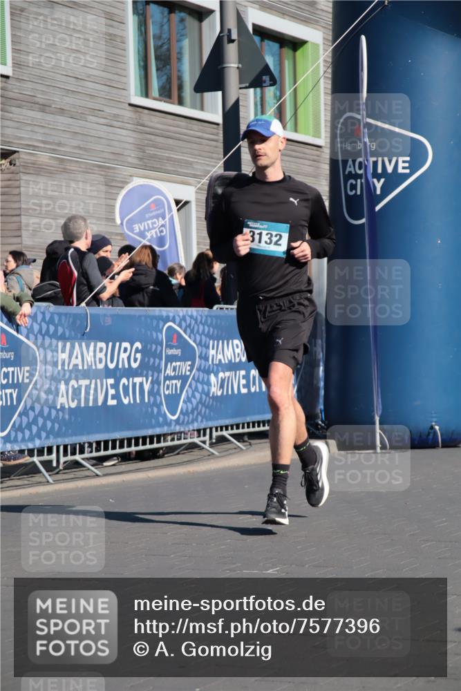 06.04.2025 - 44. Internationalen Wilhelmsburger Insellauf A. Gomolzig http://msf.ph/oto/7577396 06.04.2025 10:31:13 Ziel 3132, 3623, 4584, 5052 meine-sportfotos.de