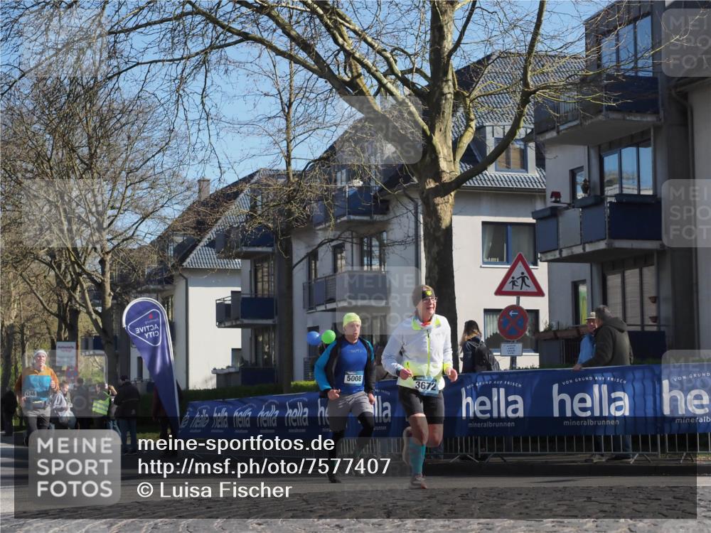 06.04.2025 - 44. Internationalen Wilhelmsburger Insellauf Luisa Fischer http://msf.ph/oto/7577407 06.04.2025 10:38:39 Ziel 4246, 5008, 3672 meine-sportfotos.de