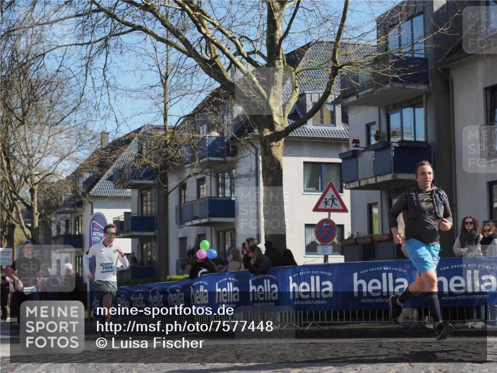 06.04.2025 - 44. Internationalen Wilhelmsburger Insellauf Luisa Fischer http://msf.ph/oto/7577448 06.04.2025 10:43:24 Ziel 3735, 61, 3924 meine-sportfotos.de