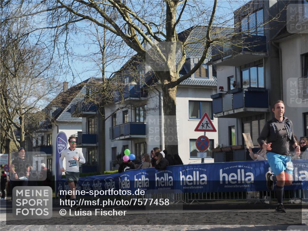 06.04.2025 - 44. Internationalen Wilhelmsburger Insellauf Luisa Fischer http://msf.ph/oto/7577458 06.04.2025 10:43:24 Ziel 3924, 4446 meine-sportfotos.de