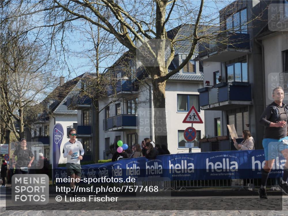 06.04.2025 - 44. Internationalen Wilhelmsburger Insellauf Luisa Fischer http://msf.ph/oto/7577468 06.04.2025 10:43:25 Ziel 3924 meine-sportfotos.de