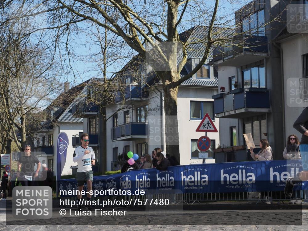 06.04.2025 - 44. Internationalen Wilhelmsburger Insellauf Luisa Fischer http://msf.ph/oto/7577480 06.04.2025 10:43:25 Ziel 735, 3924 meine-sportfotos.de