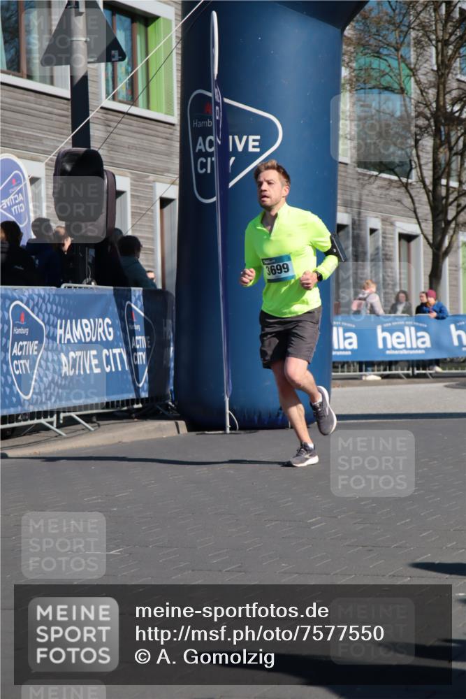 06.04.2025 - 44. Internationalen Wilhelmsburger Insellauf A. Gomolzig http://msf.ph/oto/7577550 06.04.2025 10:30:50 Ziel 3447, 3699, 3939, 4472, 4546 meine-sportfotos.de