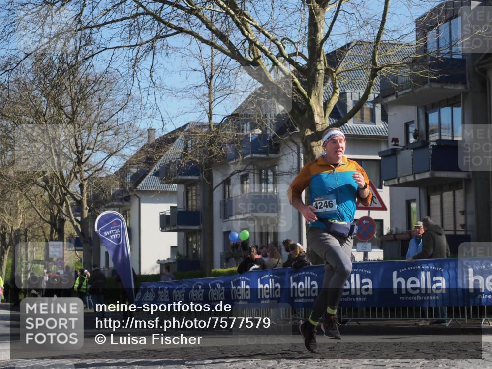06.04.2025 - 44. Internationalen Wilhelmsburger Insellauf Luisa Fischer http://msf.ph/oto/7577579 06.04.2025 10:38:42 Ziel 4246 meine-sportfotos.de