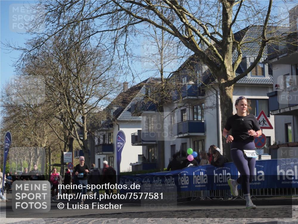 06.04.2025 - 44. Internationalen Wilhelmsburger Insellauf Luisa Fischer http://msf.ph/oto/7577581 06.04.2025 10:43:27 Ziel 3380, 4536, 735 meine-sportfotos.de