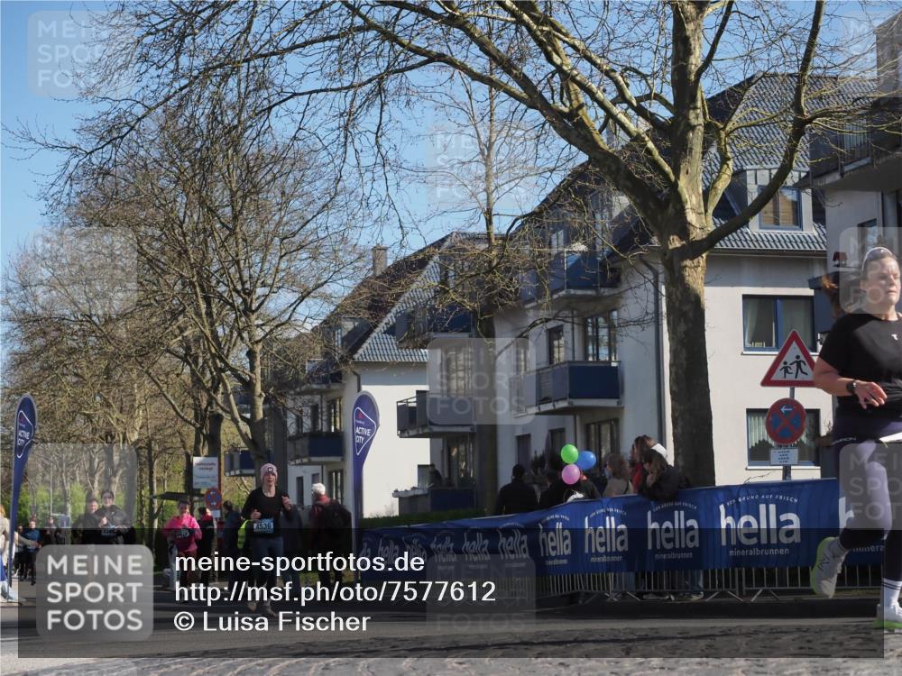 06.04.2025 - 44. Internationalen Wilhelmsburger Insellauf Luisa Fischer http://msf.ph/oto/7577612 06.04.2025 10:43:28 Ziel 338, 4475, 4536 meine-sportfotos.de