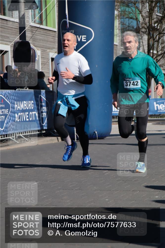 06.04.2025 - 44. Internationalen Wilhelmsburger Insellauf A. Gomolzig http://msf.ph/oto/7577633 06.04.2025 10:30:37 Ziel 3400, 3727, 3742, 4189, 4370, 4419, 4459 meine-sportfotos.de