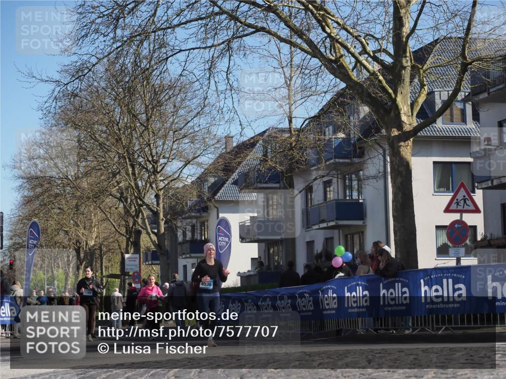 06.04.2025 - 44. Internationalen Wilhelmsburger Insellauf Luisa Fischer http://msf.ph/oto/7577707 06.04.2025 10:43:29 Ziel 380, 4536 meine-sportfotos.de
