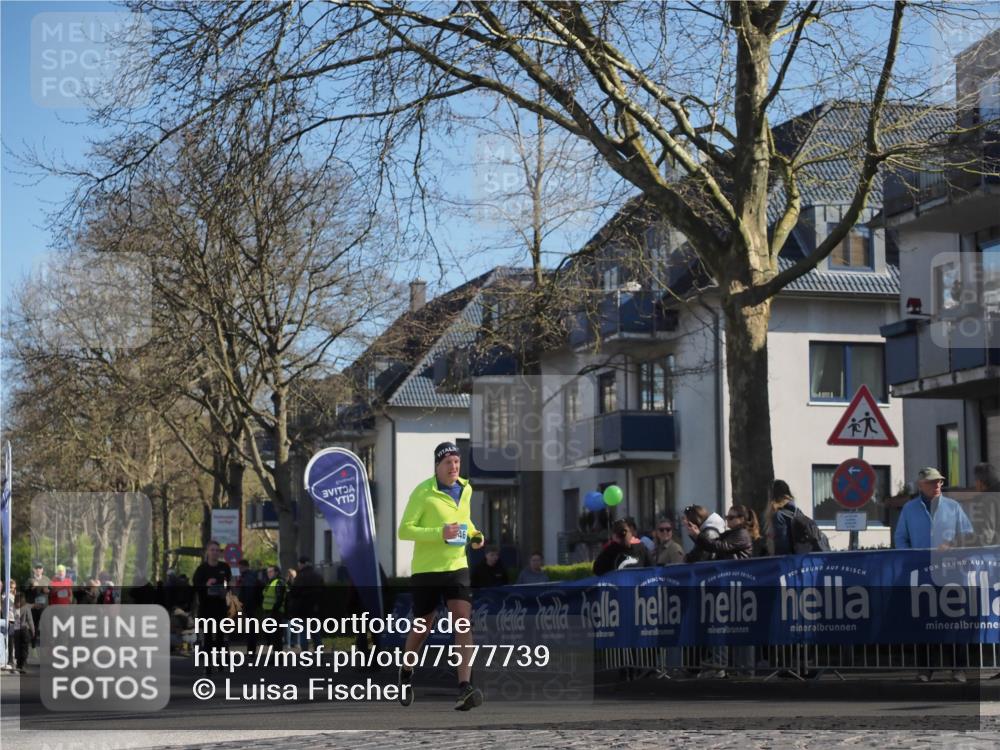 06.04.2025 - 44. Internationalen Wilhelmsburger Insellauf Luisa Fischer http://msf.ph/oto/7577739 06.04.2025 10:38:49 Ziel  meine-sportfotos.de