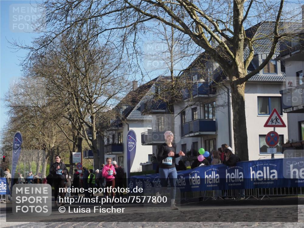 06.04.2025 - 44. Internationalen Wilhelmsburger Insellauf Luisa Fischer http://msf.ph/oto/7577800 06.04.2025 10:43:30 Ziel 338, 4476, 4536 meine-sportfotos.de