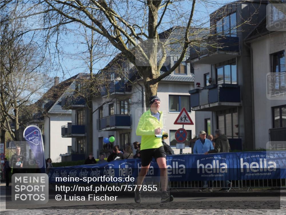 06.04.2025 - 44. Internationalen Wilhelmsburger Insellauf Luisa Fischer http://msf.ph/oto/7577855 06.04.2025 10:38:50 Ziel 3995 meine-sportfotos.de