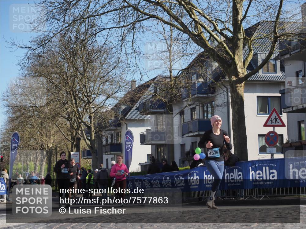 06.04.2025 - 44. Internationalen Wilhelmsburger Insellauf Luisa Fischer http://msf.ph/oto/7577863 06.04.2025 10:43:31 Ziel 3380, 4502, 476, 4536 meine-sportfotos.de