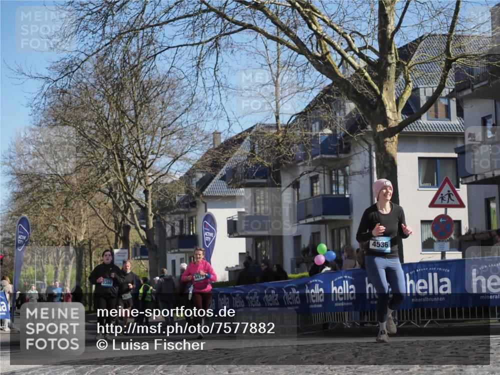 06.04.2025 - 44. Internationalen Wilhelmsburger Insellauf Luisa Fischer http://msf.ph/oto/7577882 06.04.2025 10:43:31 Ziel 3380, 4470, 4536 meine-sportfotos.de