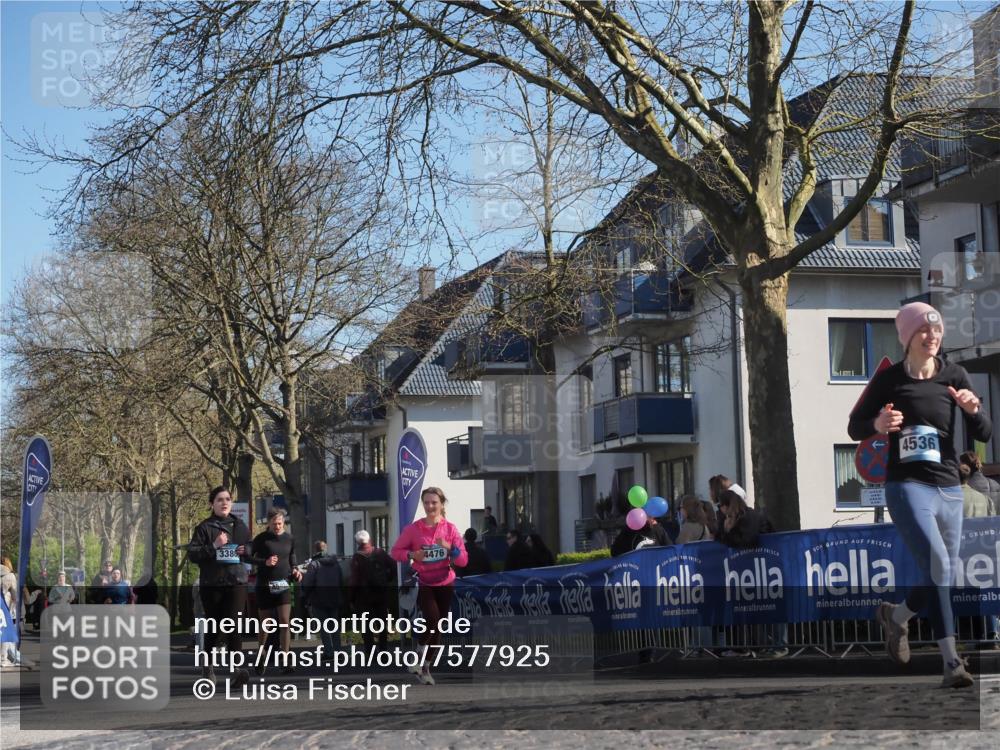 06.04.2025 - 44. Internationalen Wilhelmsburger Insellauf Luisa Fischer http://msf.ph/oto/7577925 06.04.2025 10:43:31 Ziel 338, 4536, 4502, 4476 meine-sportfotos.de