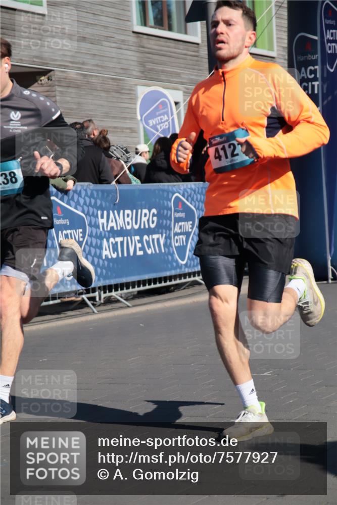 06.04.2025 - 44. Internationalen Wilhelmsburger Insellauf A. Gomolzig http://msf.ph/oto/7577927 06.04.2025 10:29:50 Ziel 3615, 3795, 4121, 4238 meine-sportfotos.de