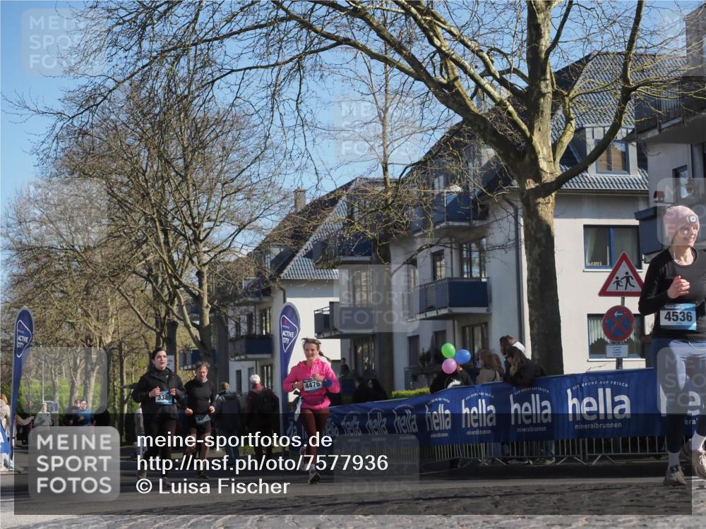 06.04.2025 - 44. Internationalen Wilhelmsburger Insellauf Luisa Fischer http://msf.ph/oto/7577936 06.04.2025 10:43:32 Ziel 3380, 4502, 4476, 4536 meine-sportfotos.de