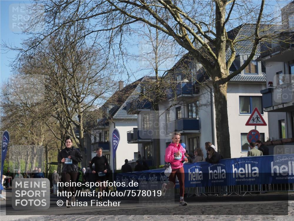06.04.2025 - 44. Internationalen Wilhelmsburger Insellauf Luisa Fischer http://msf.ph/oto/7578019 06.04.2025 10:43:33 Ziel 3380, 4502, 476 meine-sportfotos.de